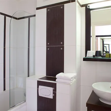 Hotel Eiffel Seine 3*
