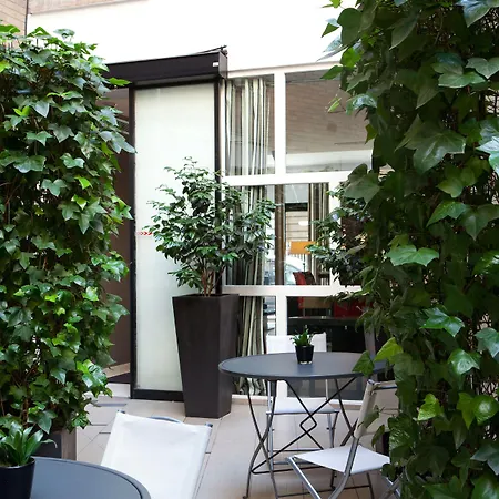 Eiffel Seine Hotel 3*