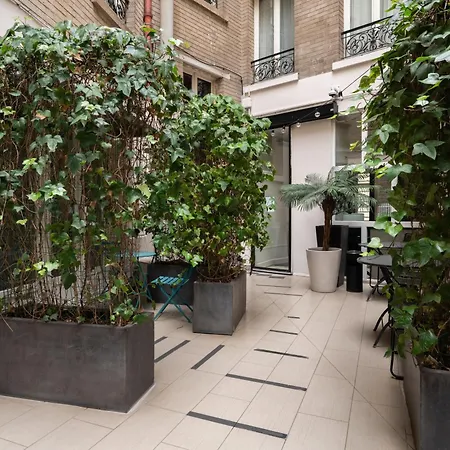 Hotel Eiffel Seine