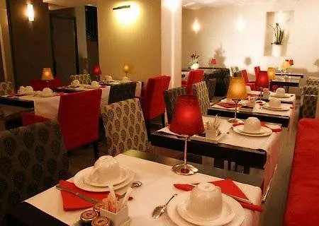 Eiffel Seine Otel Paris