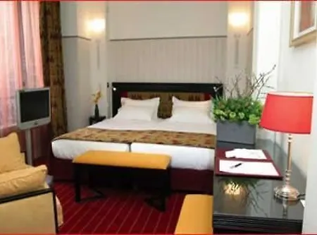 Eiffel Seine Hotel 3*