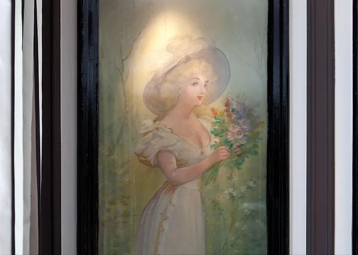 Eiffel Seine Hotel 3*