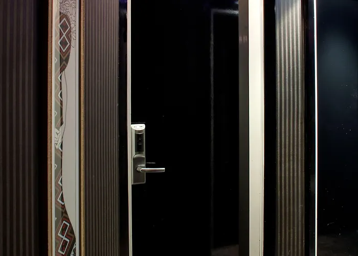 Hotel Eiffel Seine 3*