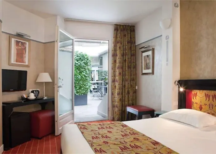 Eiffel Seine Hotel 3*
