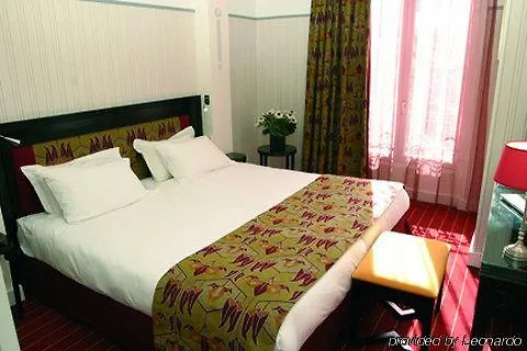 Hotel Eiffel Seine 3*