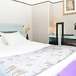 Eiffel Seine 3* Parijs