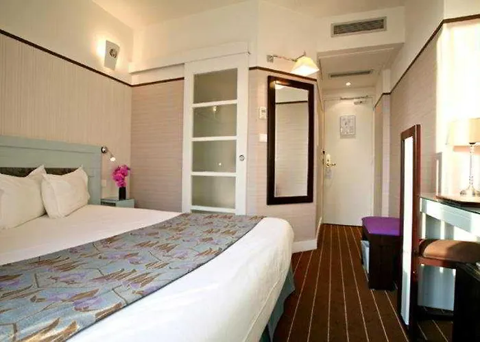 エッフェル セーヌ パリ